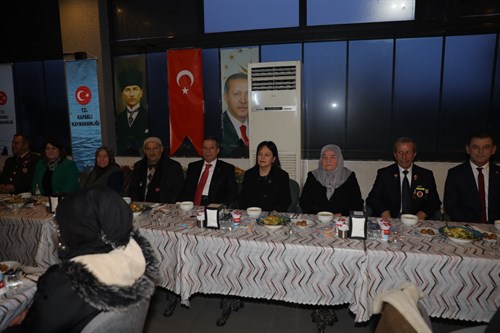 ŞEHİT AİLELERİ  VE GAZİLERİMİZ ONURUNA İFTAR YEMEĞİ DÜZENLENDİ