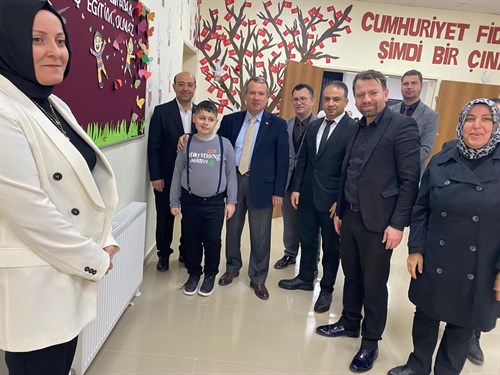 21 MART DOWN SENDROMU FARKINDALIK GÜNÜ PROGRAMI KAYMAKAM GÜRDAL' IN KATILIMIYLA KAPAKLI ÖZEL EĞİTİM UYGULAMA OKULUNDA GERÇEKLEŞTİRİLDİ