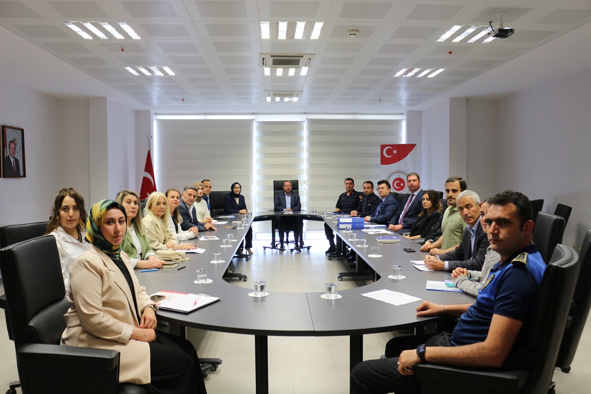 KADINA YÖNELİK ŞİDDETLE MÜCADELE, 5395 SAYILI ÇOCUK KORUMA VE BAĞIMLILIKLA MÜCADELE İLÇE KOORDİNASYON KURUL TOPLANTISI GERÇEKLEŞTİRİLDİ